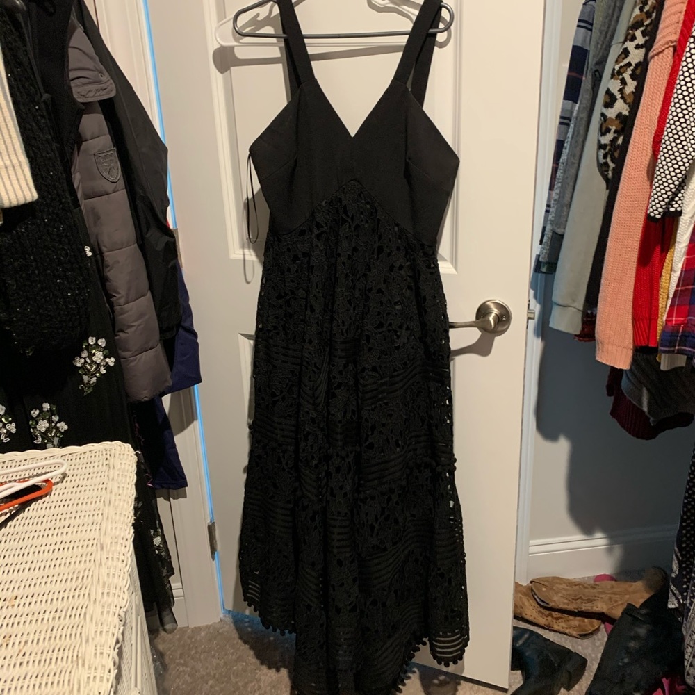 V neck lace gown